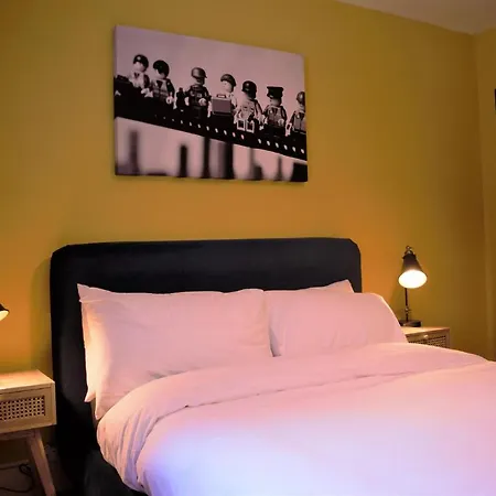 Sealand With Allocated Parking! Apartment