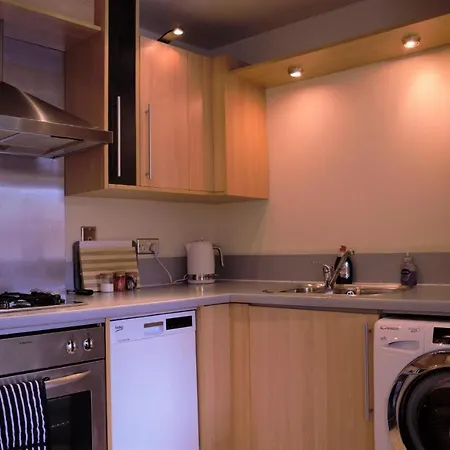Apartment Sealand With Allocated Parking! *