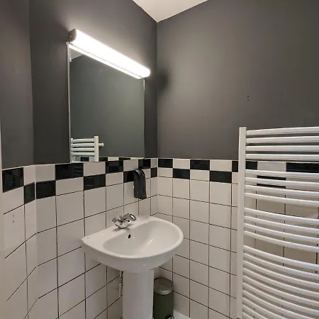 Sealand With Allocated Parking! Apartment *