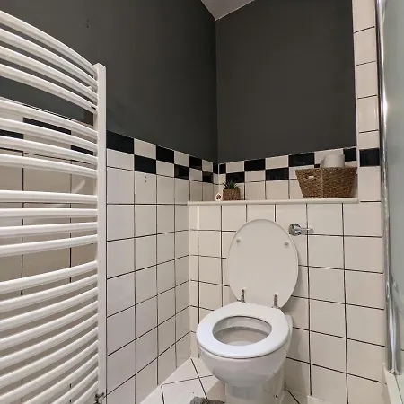 Sealand With Allocated Parking! Apartment